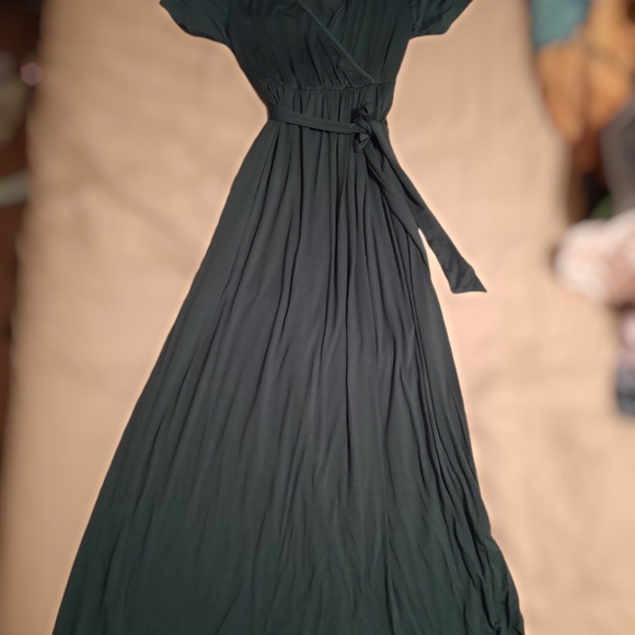 Split Front Maternity Maxi Wrap Dress - Picture 4 of 5